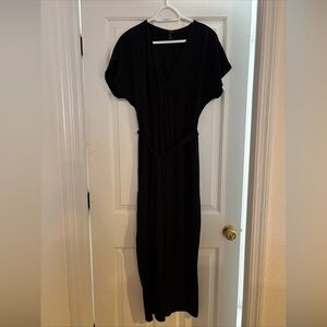 Forever21 Women’s Large black V Neck jumpsuit, Romper w/ tie belt Flare Leg